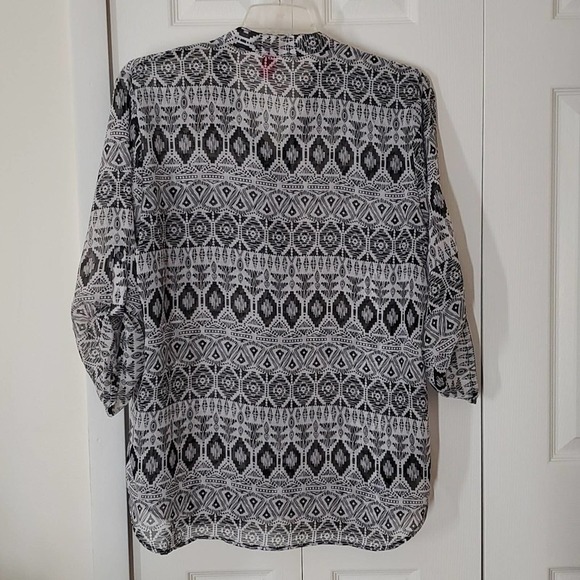 Mix & Co. 100% Polyester Blouse - Picture 2 of 4